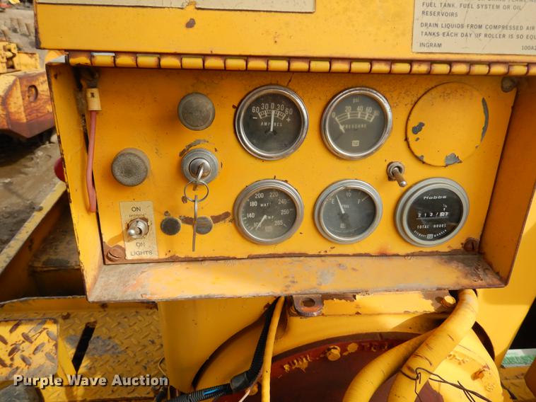 image for item DC4657 Ingram 9-2800-P pneumatic roller