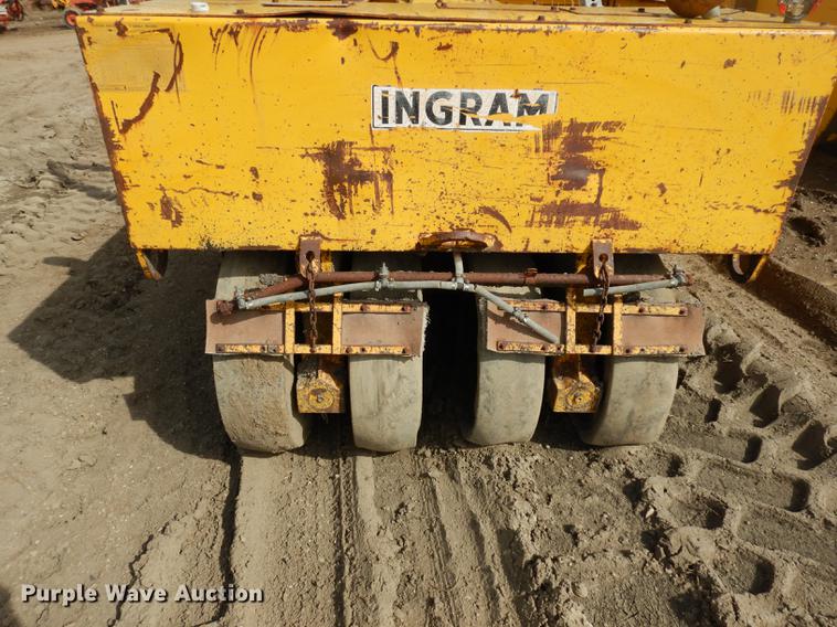 image for item DC4658 Ingram 9-2800-P pneumatic roller