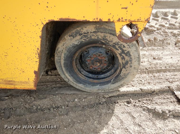 image for item DC4658 Ingram 9-2800-P pneumatic roller