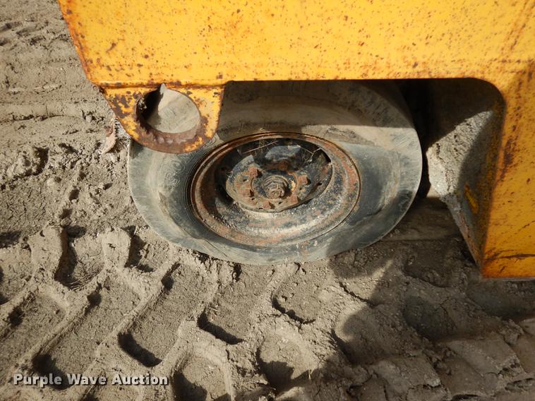 image for item DC4658 Ingram 9-2800-P pneumatic roller