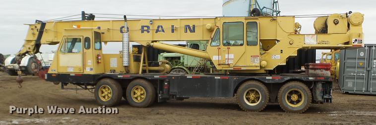 image for item DC4659 1983 Koehring Lorain MCH 400 crane