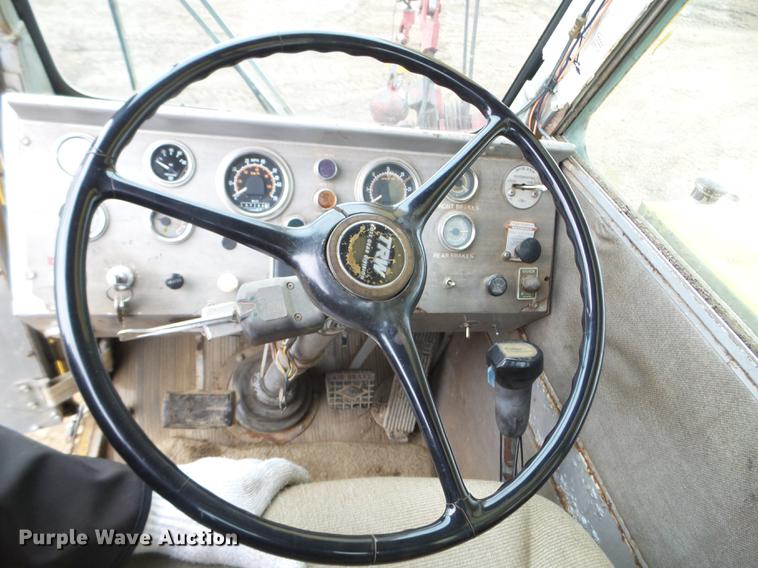 image for item DC4659 1983 Koehring Lorain MCH 400 crane