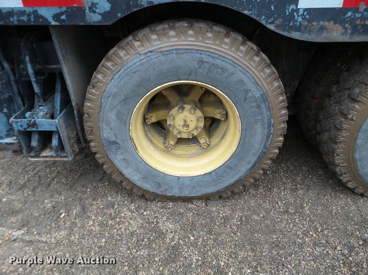 image for item DC4659 1983 Koehring Lorain MCH 400 crane