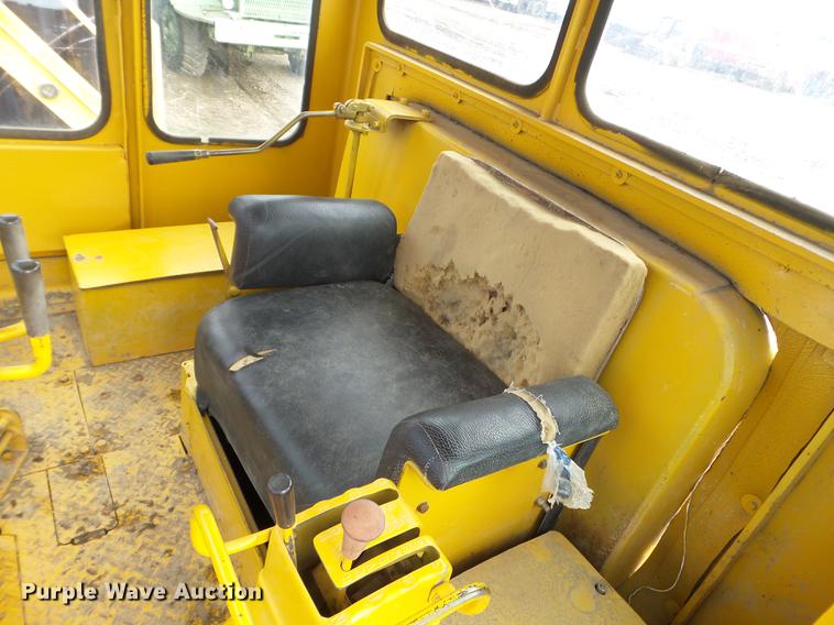 image for item DC4672 1965 Caterpillar D6C dozer