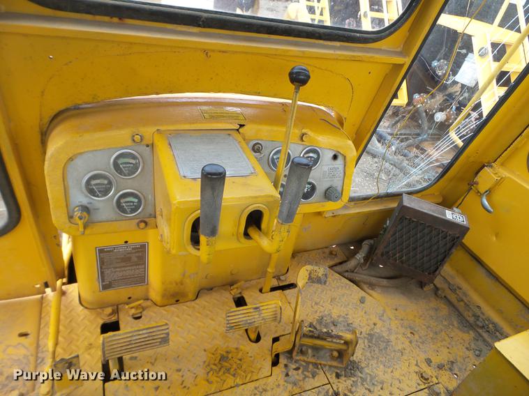 image for item DC4672 1965 Caterpillar D6C dozer