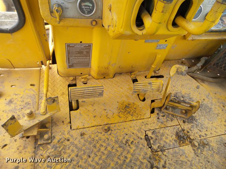 image for item DC4672 1965 Caterpillar D6C dozer