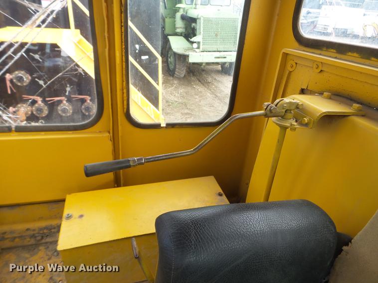 image for item DC4672 1965 Caterpillar D6C dozer