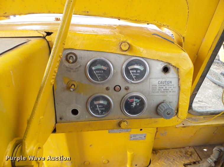 image for item DC4672 1965 Caterpillar D6C dozer