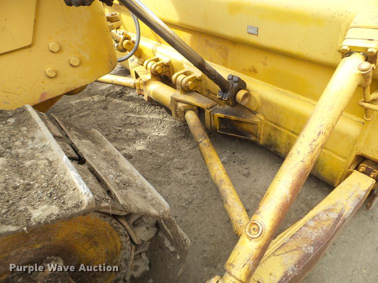 image for item DC4672 1965 Caterpillar D6C dozer