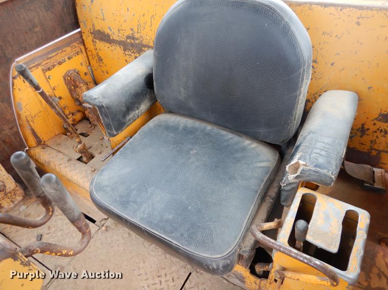 image for item DC4674 1971 Caterpillar D9G dozer