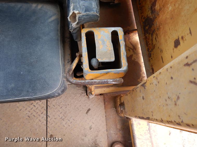 image for item DC4674 1971 Caterpillar D9G dozer