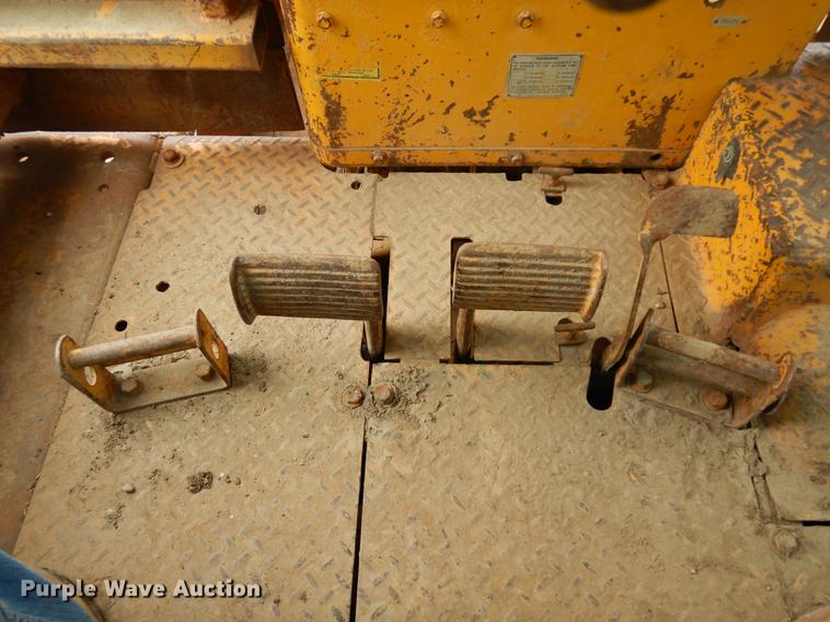 image for item DC4674 1971 Caterpillar D9G dozer