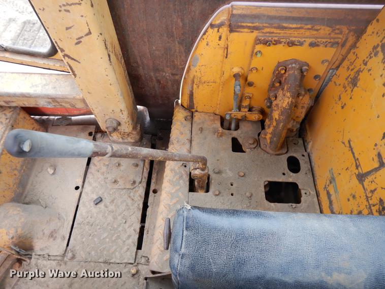 image for item DC4674 1971 Caterpillar D9G dozer