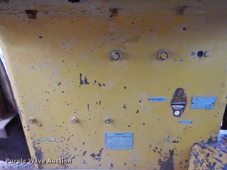 image for item DC4674 1971 Caterpillar D9G dozer