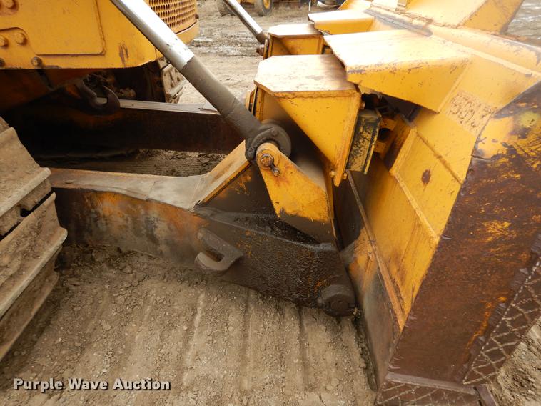 image for item DC4674 1971 Caterpillar D9G dozer