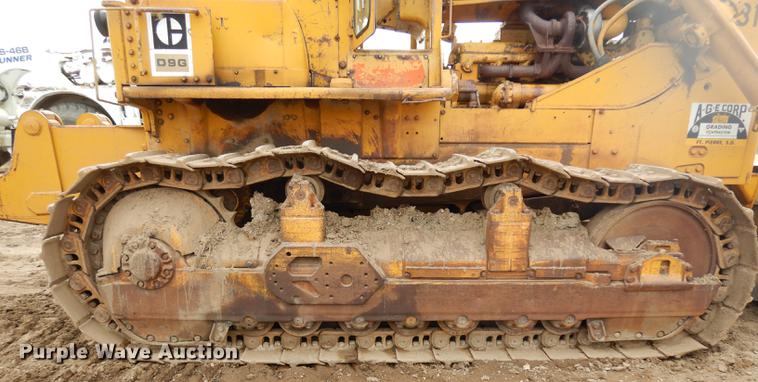 image for item DC4674 1971 Caterpillar D9G dozer