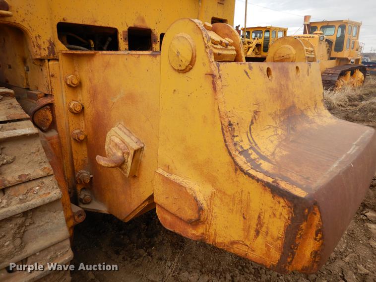 image for item DC4674 1971 Caterpillar D9G dozer