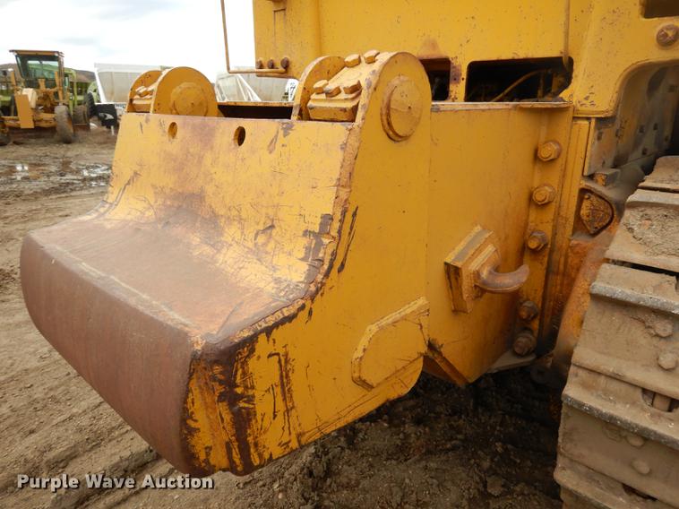 image for item DC4674 1971 Caterpillar D9G dozer
