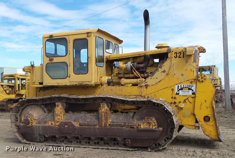 image for item DC4675 1968 Caterpillar D9G dozer