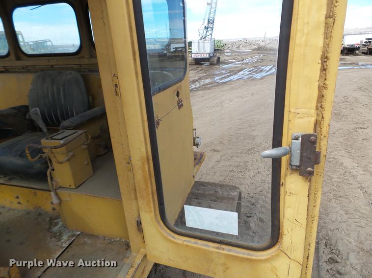 image for item DC4675 1968 Caterpillar D9G dozer