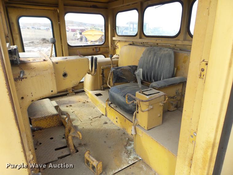 image for item DC4675 1968 Caterpillar D9G dozer