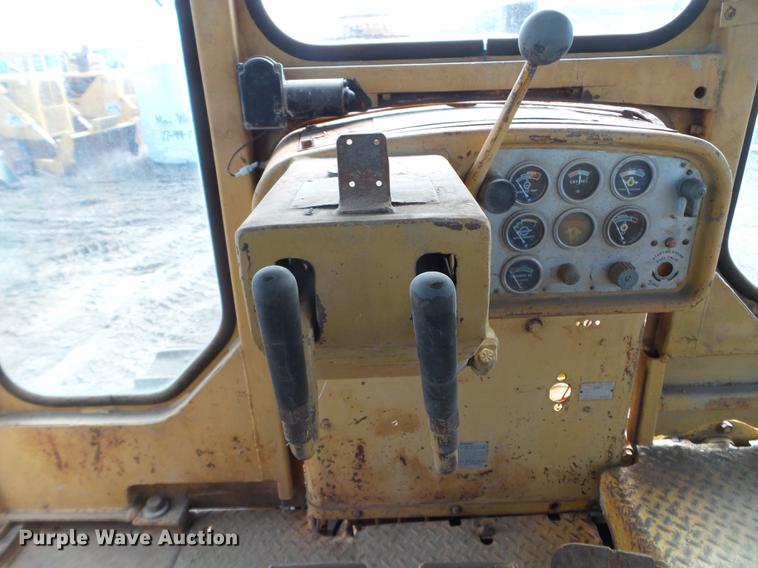 image for item DC4675 1968 Caterpillar D9G dozer