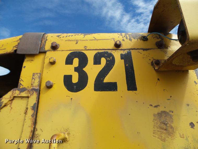 image for item DC4675 1968 Caterpillar D9G dozer