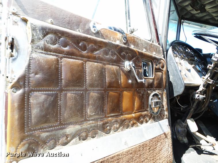 image for item DC4679 1978 Peterbilt 359 semi truck