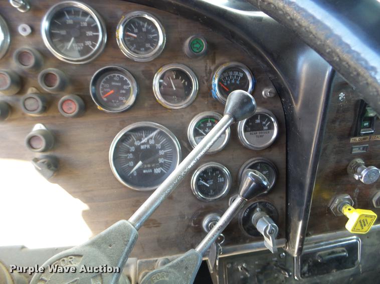 image for item DC4679 1978 Peterbilt 359 semi truck