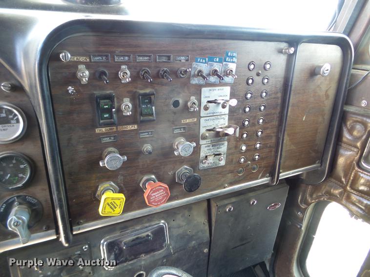 image for item DC4679 1978 Peterbilt 359 semi truck