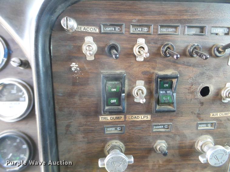 image for item DC4679 1978 Peterbilt 359 semi truck