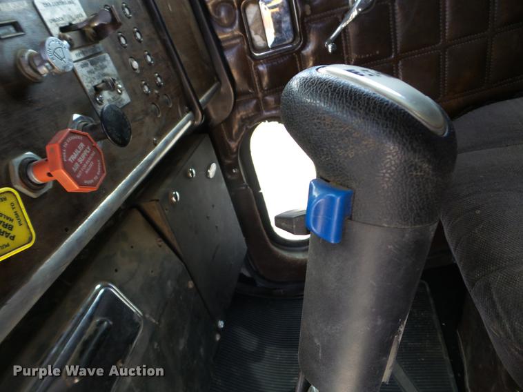 image for item DC4679 1978 Peterbilt 359 semi truck