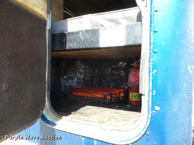 image for item DC4679 1978 Peterbilt 359 semi truck