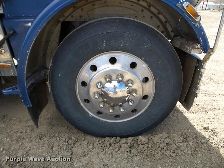 image for item DC4679 1978 Peterbilt 359 semi truck