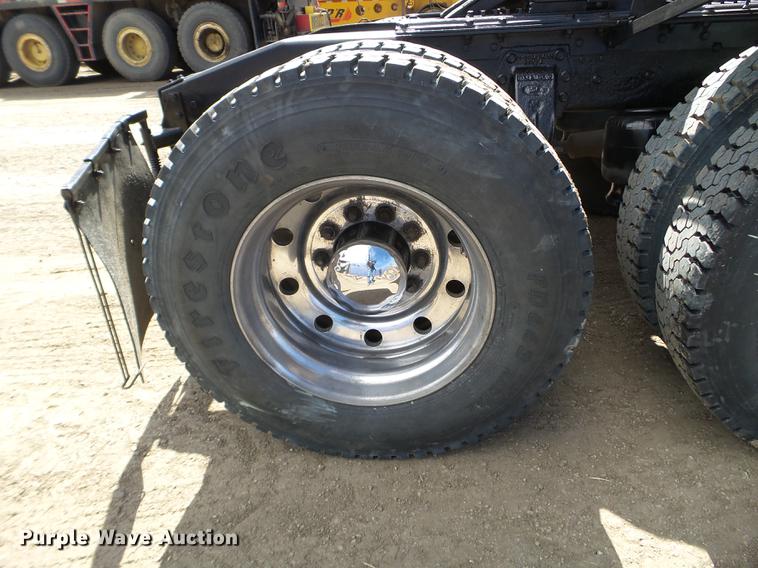 image for item DC4679 1978 Peterbilt 359 semi truck