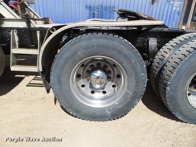 image for item DC4679 1978 Peterbilt 359 semi truck