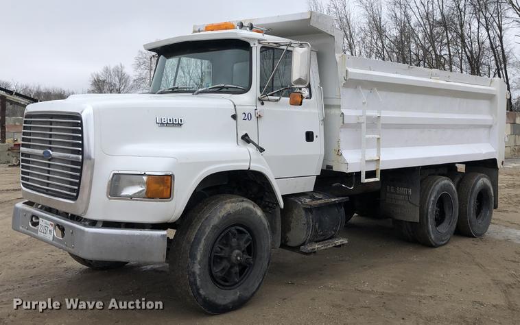 image for item DC8724 1994 Ford LTS8000 dump truck