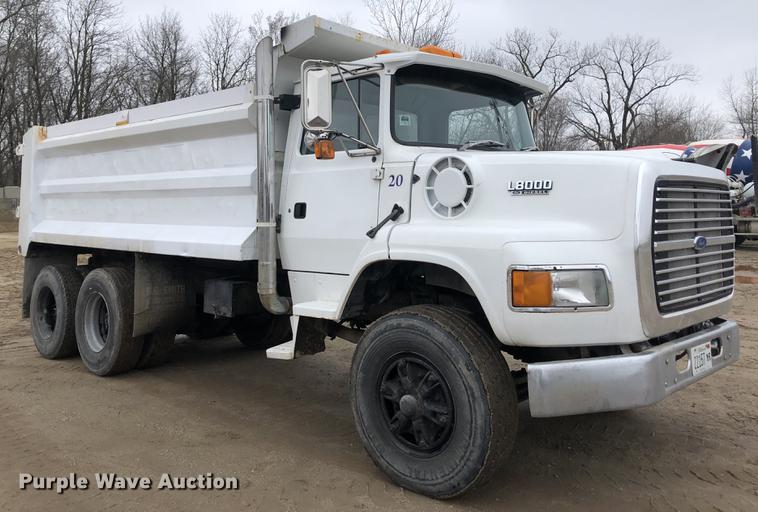 image for item DC8724 1994 Ford LTS8000 dump truck