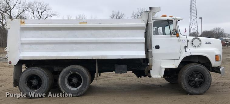 image for item DC8724 1994 Ford LTS8000 dump truck