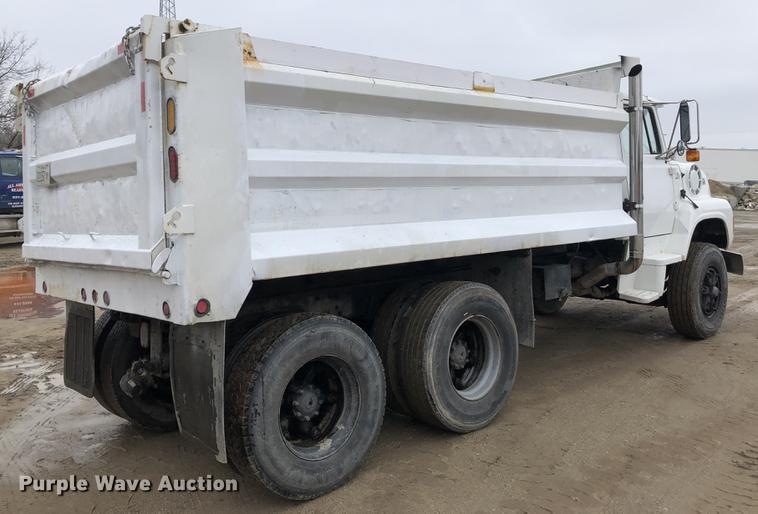 image for item DC8724 1994 Ford LTS8000 dump truck