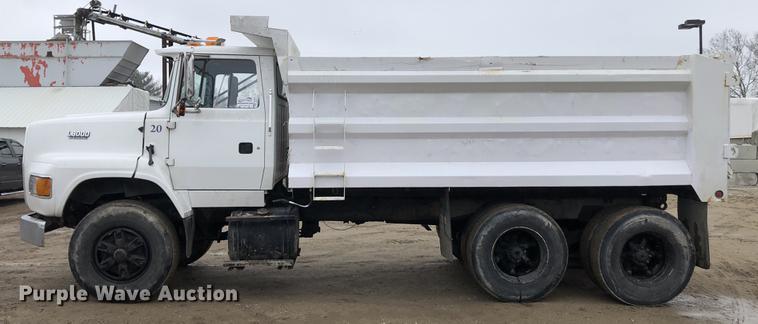 image for item DC8724 1994 Ford LTS8000 dump truck
