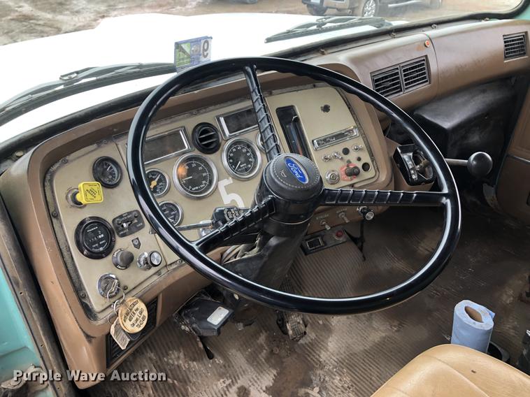 image for item DC8724 1994 Ford LTS8000 dump truck