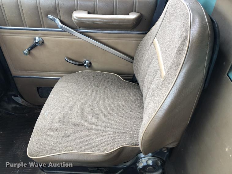 image for item DC8724 1994 Ford LTS8000 dump truck