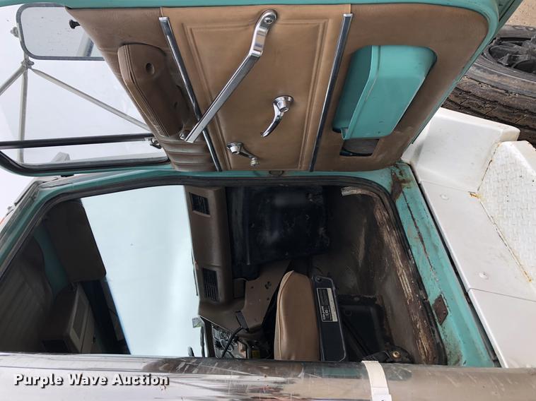 image for item DC8724 1994 Ford LTS8000 dump truck