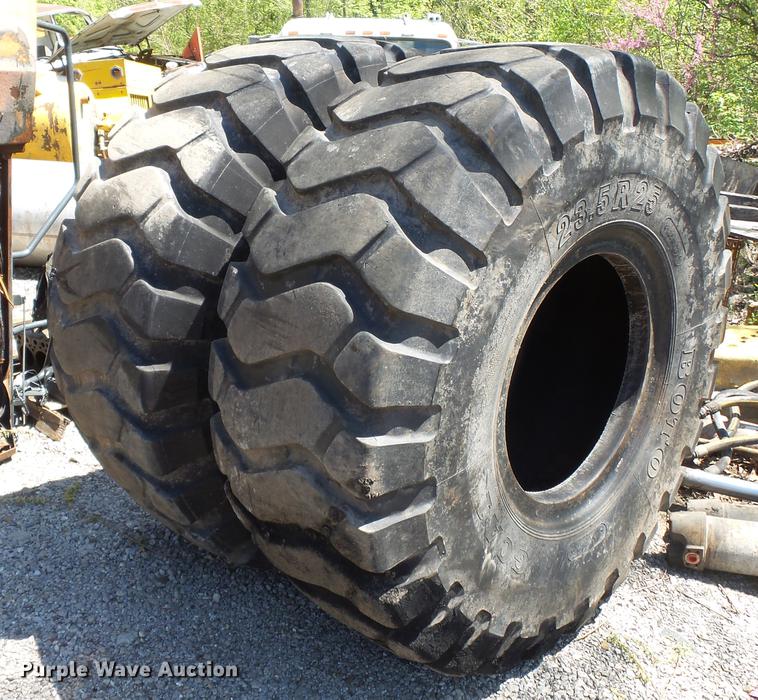 image for item DD2284 (2) Boto 23.5R25 tires