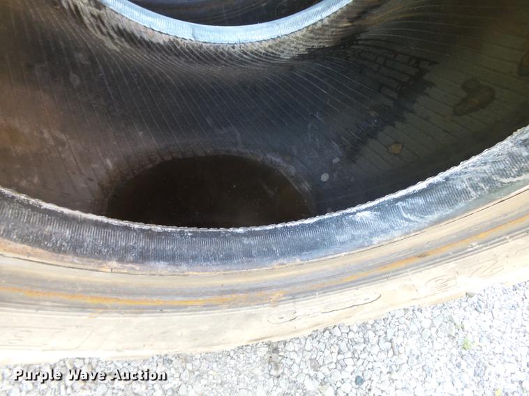 image for item DD2284 (2) Boto 23.5R25 tires