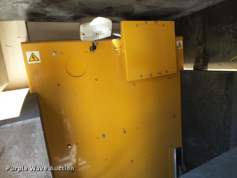 image for item DD2285 2006 Olympian G80F3 generator