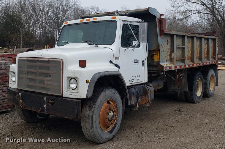 image for item DD4084 1989 International S1900 dump truck