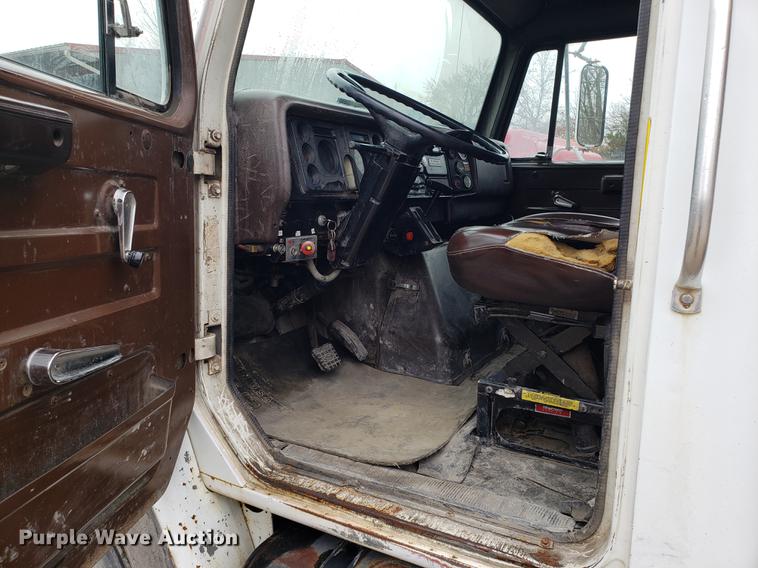 image for item DD4084 1989 International S1900 dump truck