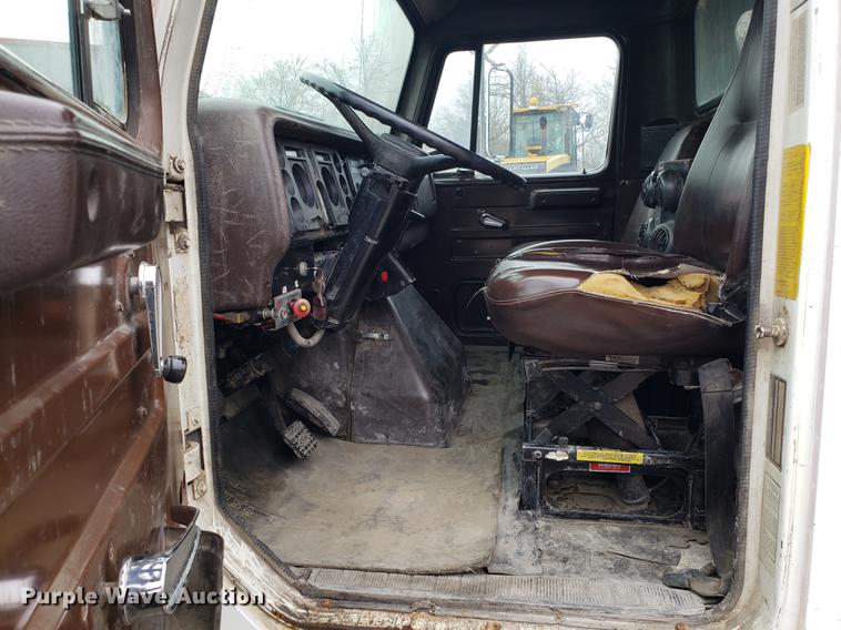 image for item DD4084 1989 International S1900 dump truck